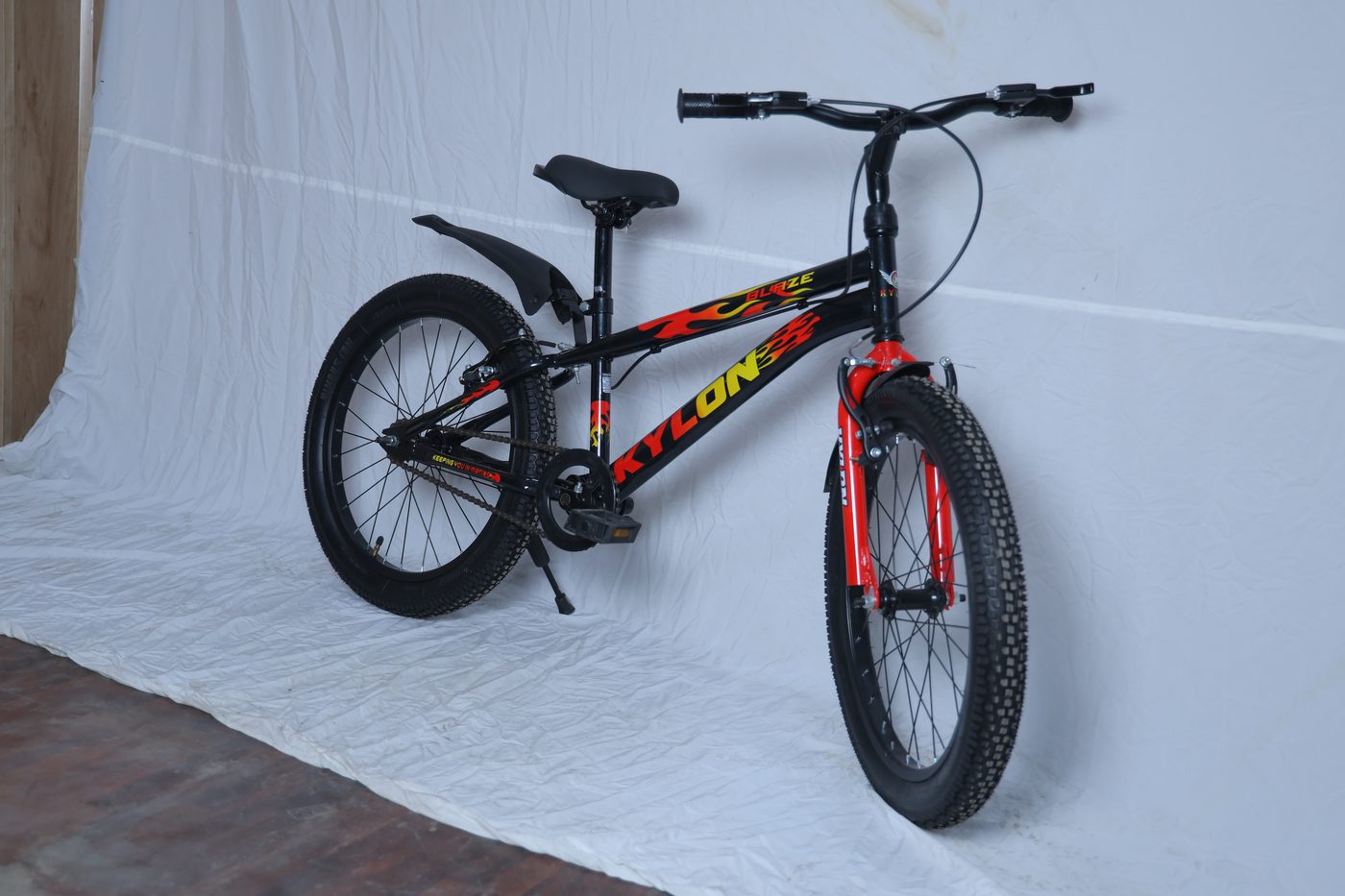 KYLON Blaze Black View 2